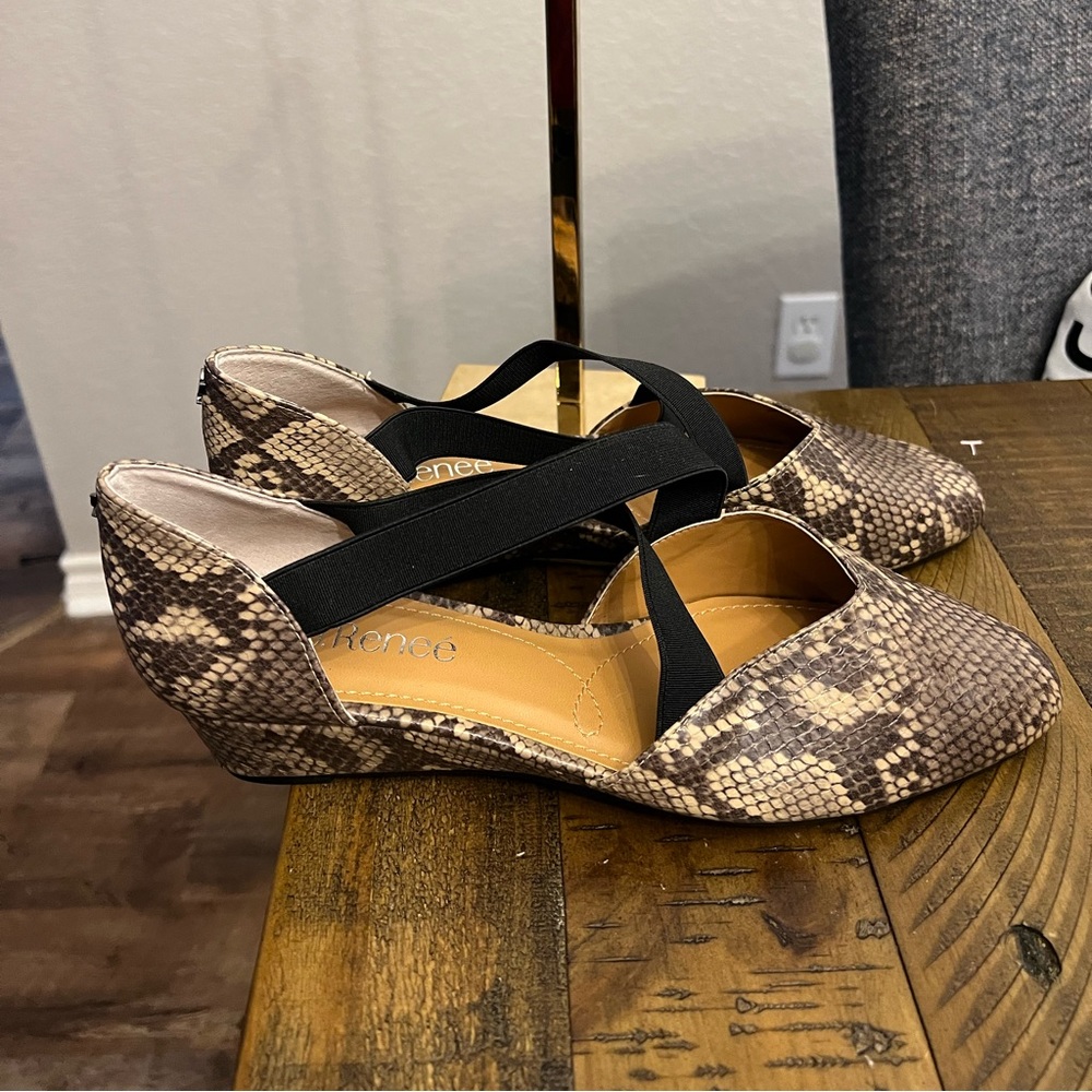 J.Reené Shoes - Picture 3 of 4